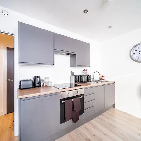 Fancy 2-Bedroom Apartment With 2 Bathrooms In Bradford Town Centre Exterior photo
