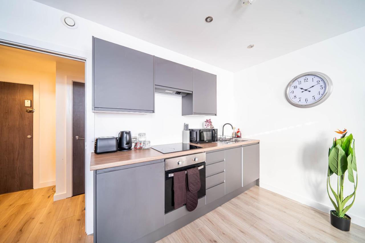 Apartment Fancy 2-bedroom With 2 Bathrooms In Bradford Town Centre *